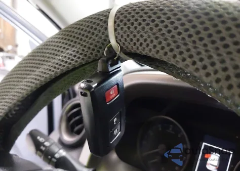 2018 Toyota Rav4 Xle from USA, damaged, VIN JTMRFREVXJD256123